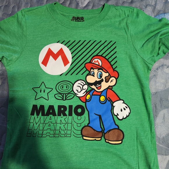 Nintendo Mario Green Short Sleeve Tee - Picture 3 of 8